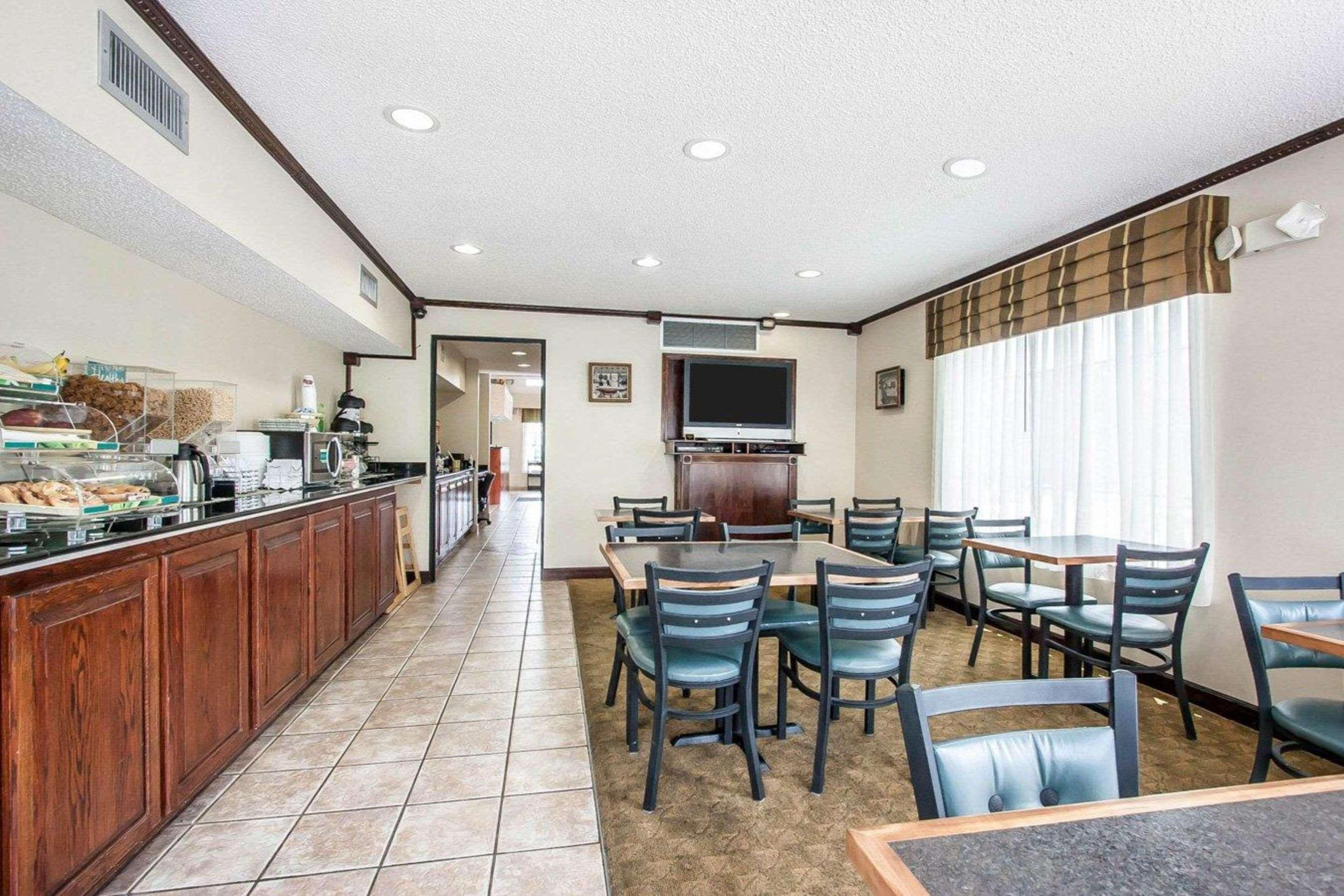 Quality Inn Savannah South Bagian luar foto
