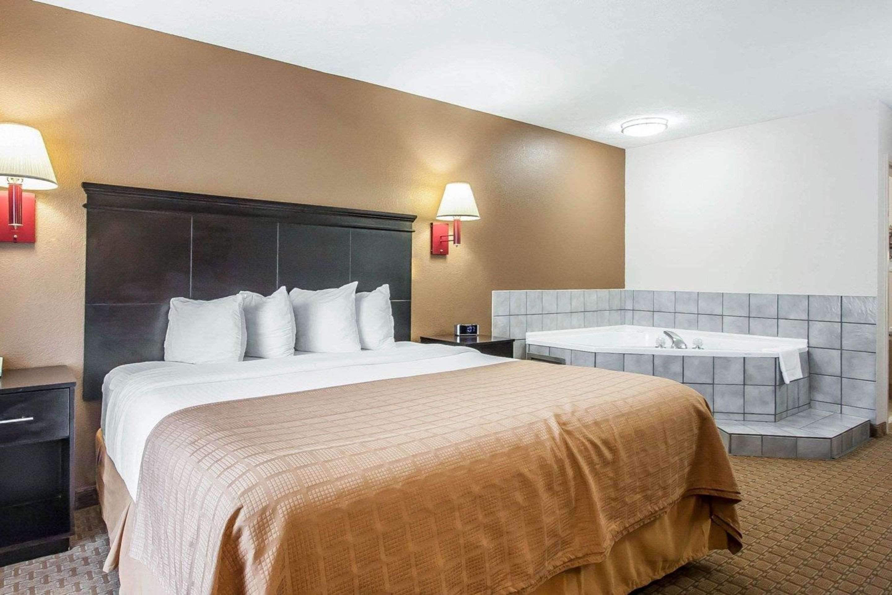 Quality Inn Savannah South Bagian luar foto